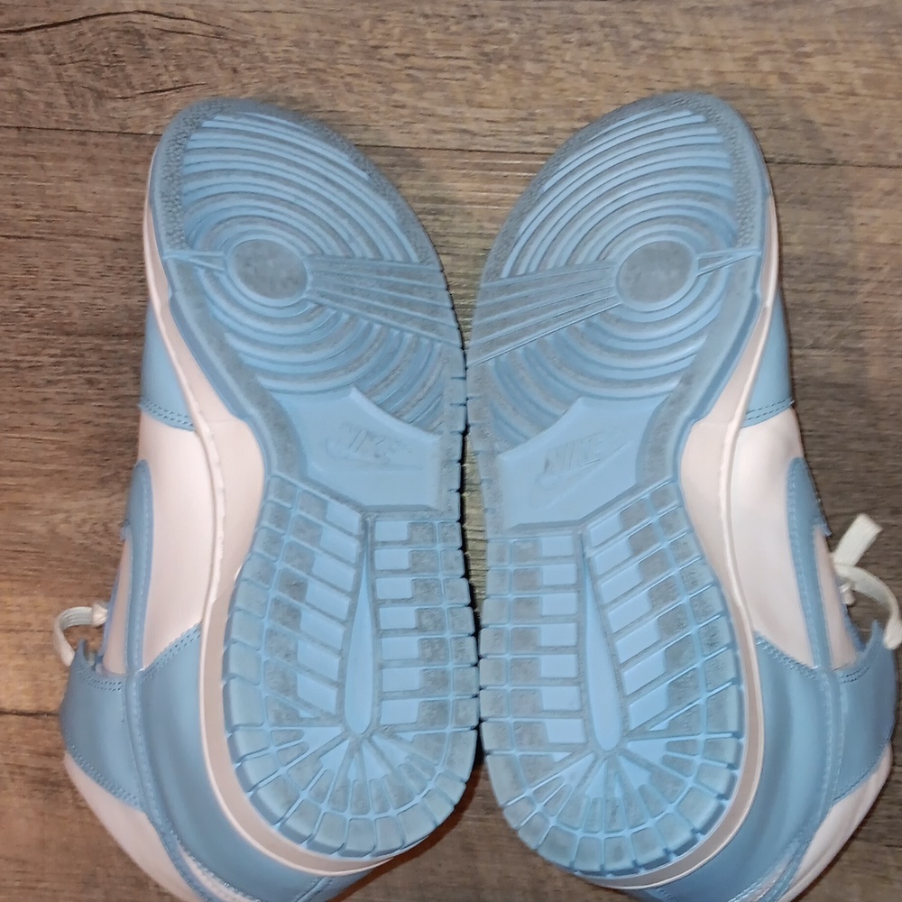 Nike High-Top Dunks in Light Blue and White. Size 9mens - Picture 6 of 6